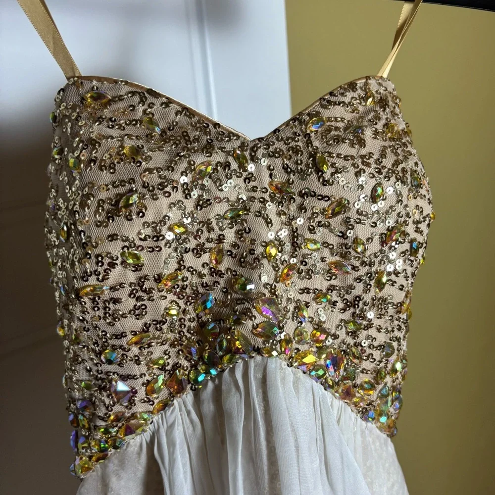 La Femme Strapless Sweetheart Sequins Mini Prom Dress in Gold and White